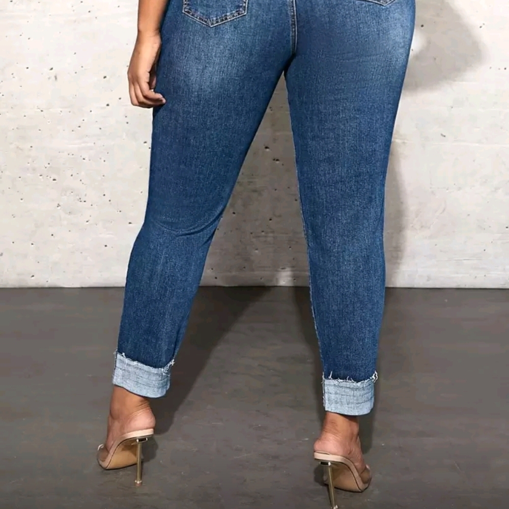SHEIN Medium Wash Skinny Jeans